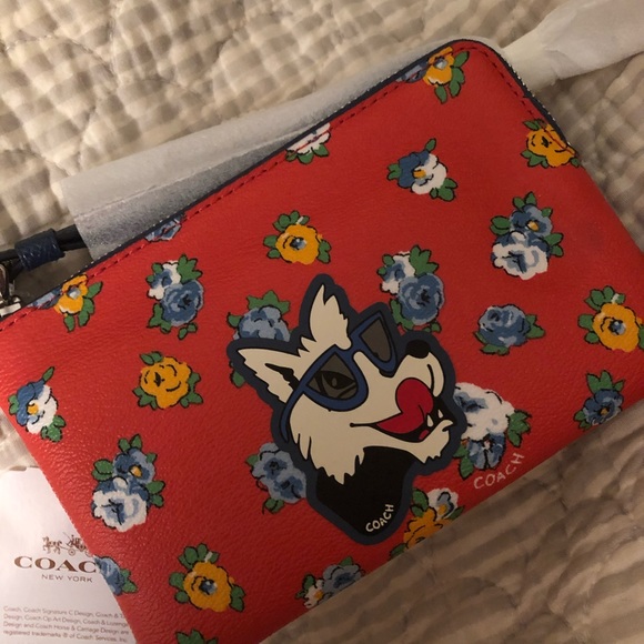 NWT Coach RARE adorable dog wristlet!! PRICE FIRM - Picture 2 of 4